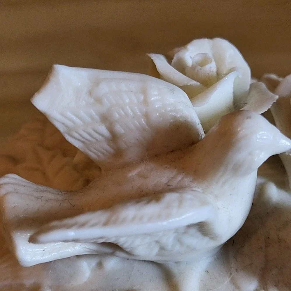 Berkeley Designs Ceramic Bisque Round Trinket Box With Lid Love Birds & Roses